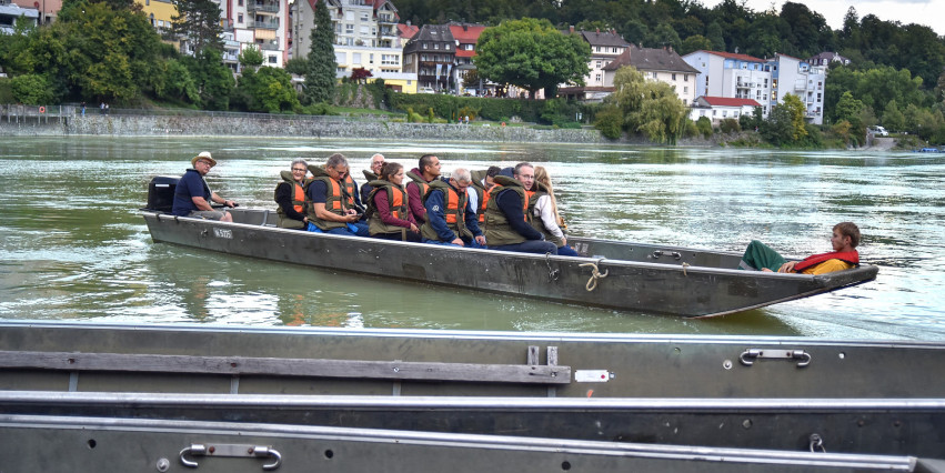 Die Möglichkeit zu einer Bootsfahrt auf dem Rhein wurde rege genutzt.