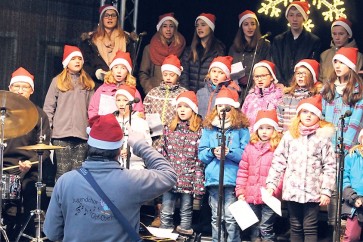 Viel Volk am Fricker Weihnachtsmarkt